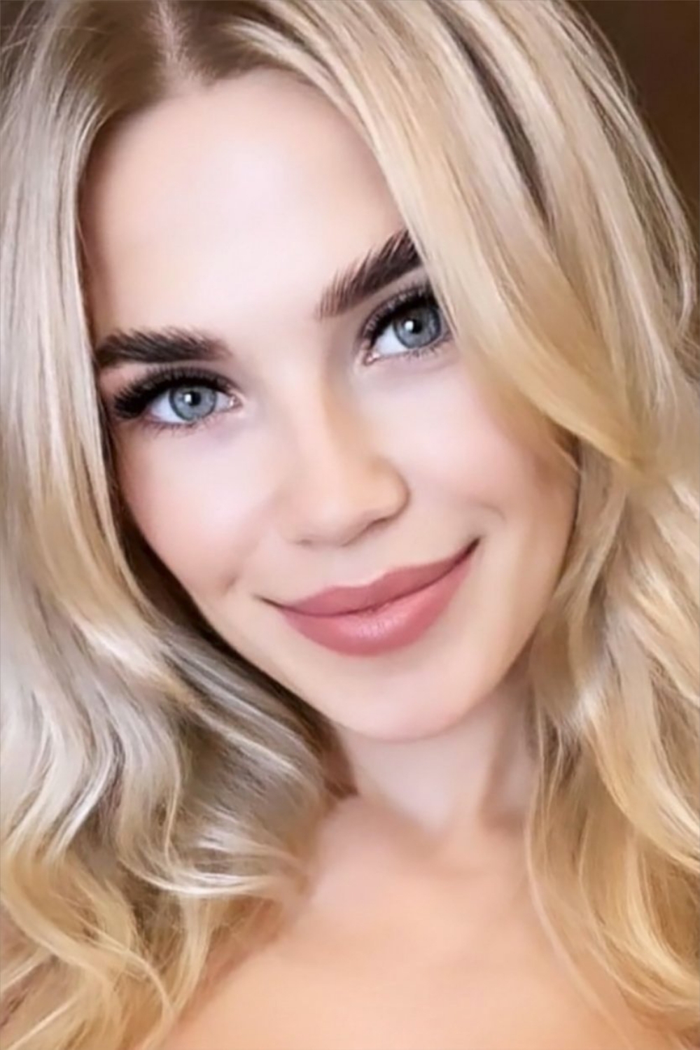 Claire YOUNGBABE 5'3 or under(160cm),Tall,Blonde,GG cup,Groups/Paties