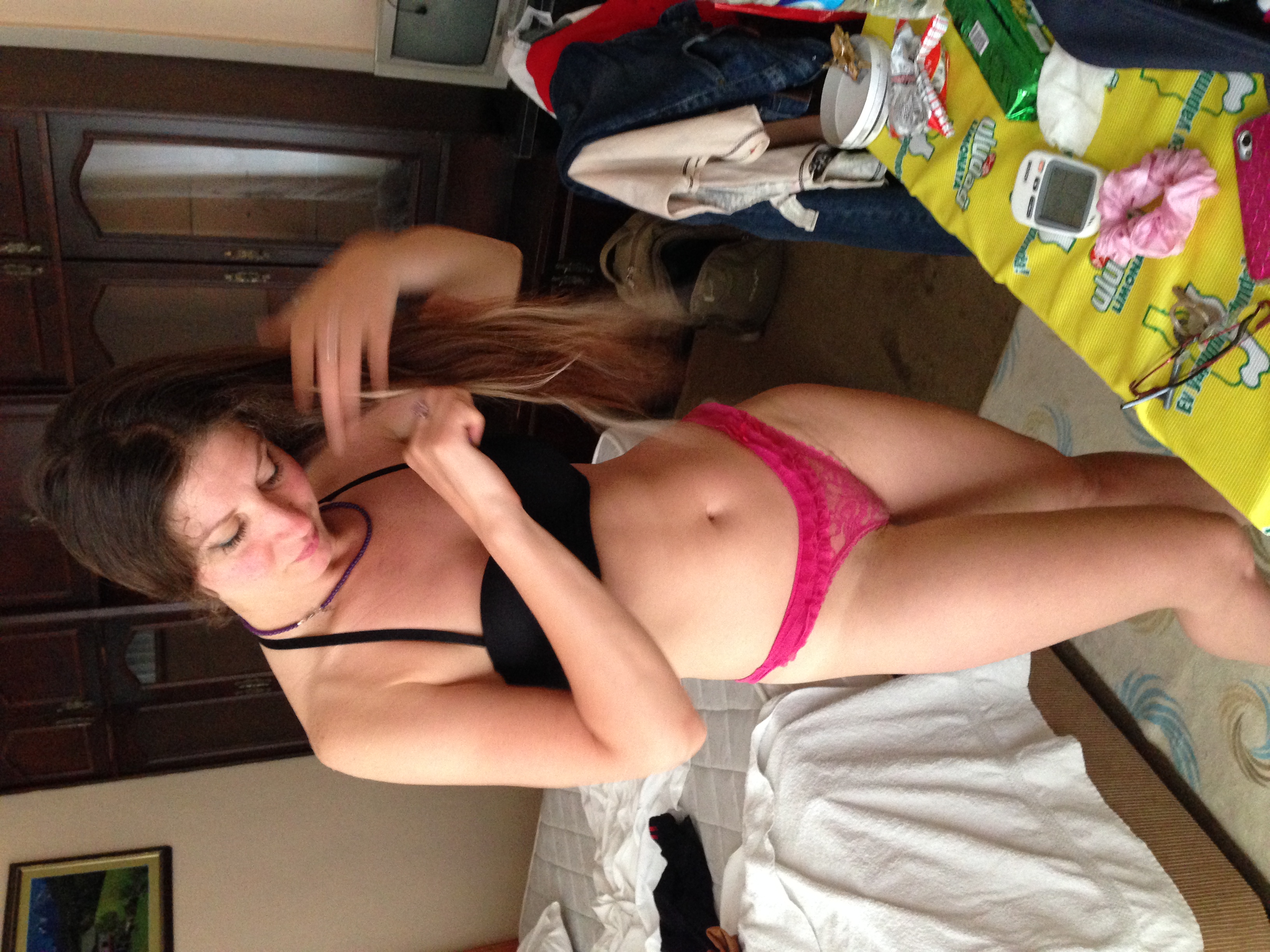000Claire0 Female,5'3 or under(160cm),Tall,Brown,Arabian